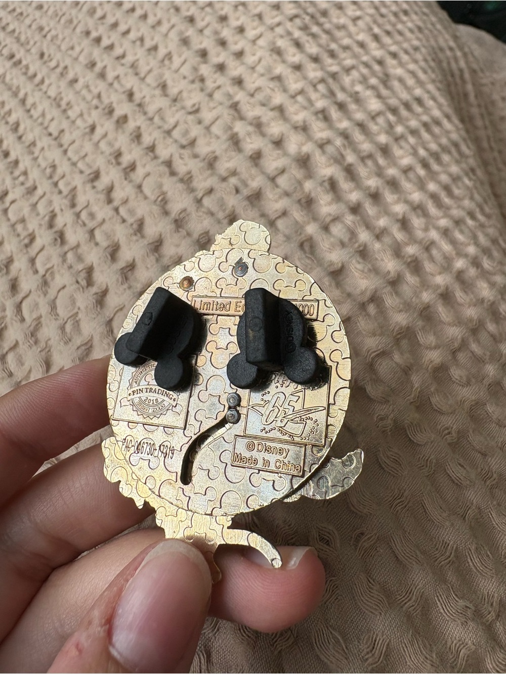 AUTHENTIC DISNEY TRADING PINS - Picture 5 of 13